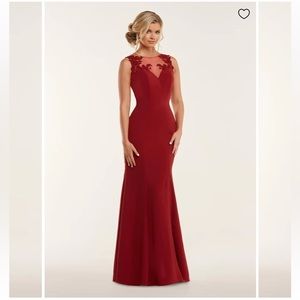 NWT Fitted Stretch Chiffon Bridesmaid Dress With Illusion Lace Neckline